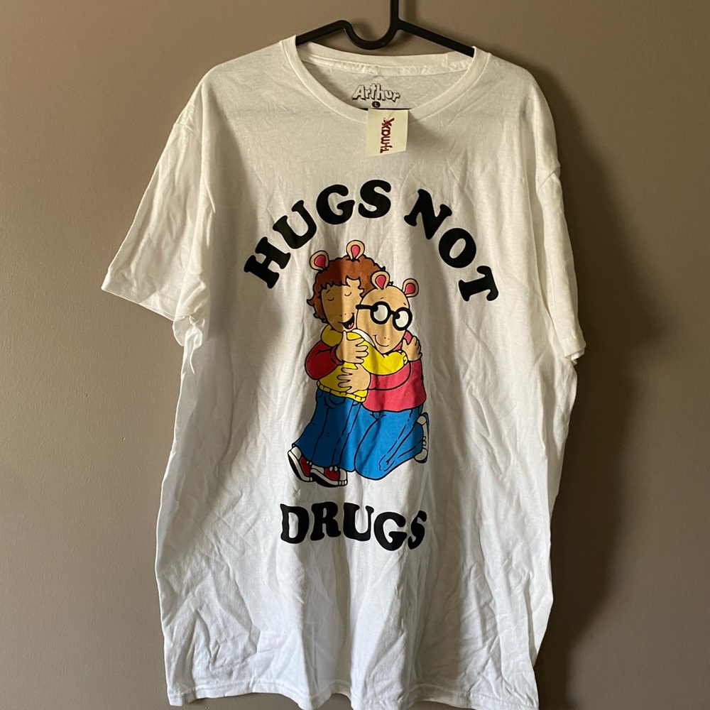 Arthur “Hugs Not Drugs” Graphic Tee